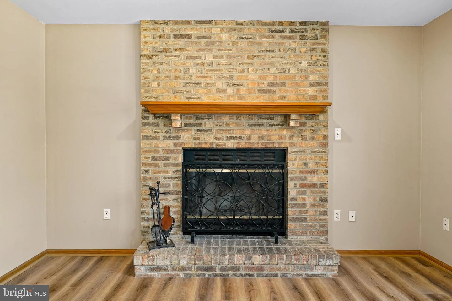 Living - 1003 Old Telegraph Rd, Warwick, MD 21912 photo 4 of 5