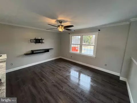 65 N Riverton Rd, Elkton, MD 21921 photo 2