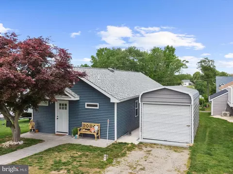 13 Pennsylvania Ave, Earleville, MD 21919