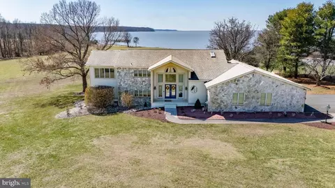 172 Wickwire Dr, Earleville, MD 21919