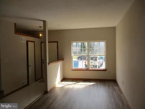 Living - 130 Cherry Tree Ln, Elkton, MD 21921 photo 1 of 2