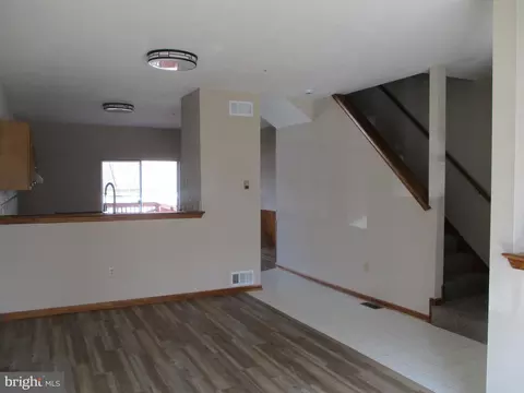 Living - 130 Cherry Tree Ln, Elkton, MD 21921 photo 2 of 2