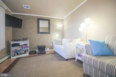 Living - 85 Edgewater Dr, Earleville, MD 21919 photo 3 of 4