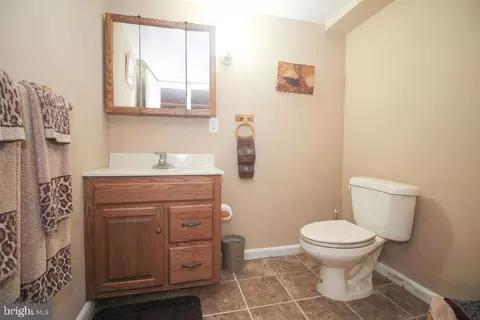 Bath - 85 Edgewater Dr, Earleville, MD 21919 photo 6 of 6