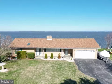 85 Edgewater Dr, Earleville, MD 21919