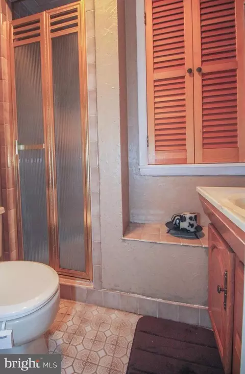 Bath - 85 Edgewater Dr, Earleville, MD 21919 photo 5 of 6