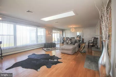 Living - 85 Edgewater Dr, Earleville, MD 21919 photo 1 of 4