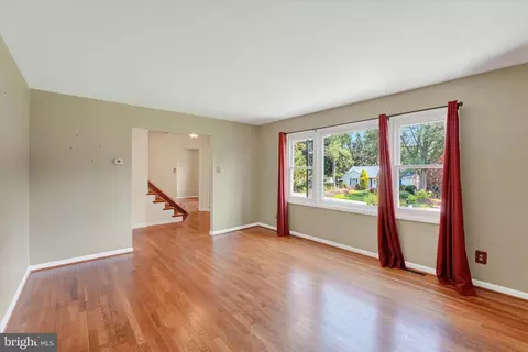 Living - 31 Andora Dr, Elkton, MD 21921 photo 2 of 4