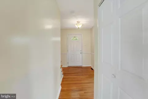 Entry Way - 31 Andora Dr, Elkton, MD 21921 photo 4 of 6