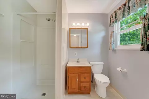 Bath - 31 Andora Dr, Elkton, MD 21921 photo 1 of 2