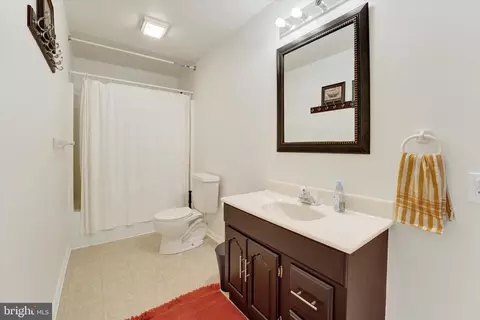 Bath - 98 Blakiston Ln, Warwick, MD 21912 photo 1 of 1
