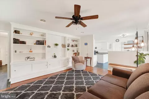 Living - 98 Blakiston Ln, Warwick, MD 21912 photo 2 of 2