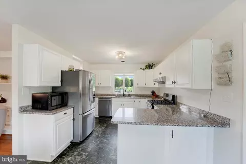 Kitchen - 98 Blakiston Ln, Warwick, MD 21912 photo 3 of 3