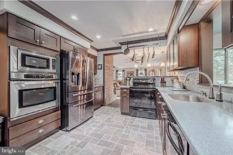 Kitchen - 211 Ashley Dr, Elkton, MD 21921 photo 4 of 5
