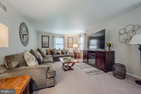 Living - 211 Ashley Dr, Elkton, MD 21921 photo 2 of 3