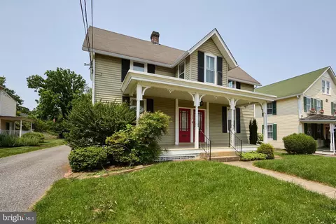 263 E Main St, Elkton, MD 21921 photo 2