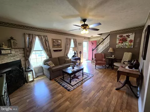 Living - 108 Mincing Ln, Elkton, MD 21921 photo 1 of 1