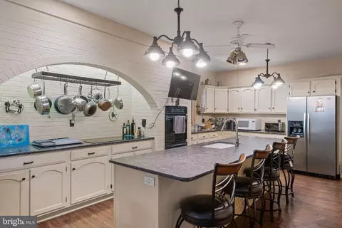 Kitchen - 211 Woolens Rd, Elkton, MD 21921 photo 5 of 8