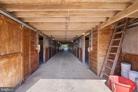 Entry Way - 211 Woolens Rd, Elkton, MD 21921 photo 2 of 4