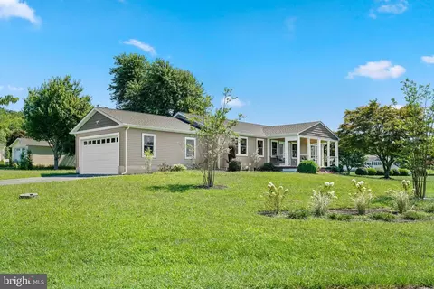 10 Maryland Dr, Earleville, MD 21919