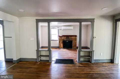 Living - 750 Bell Manor Rd, Conowingo, MD 21918 photo 2 of 4