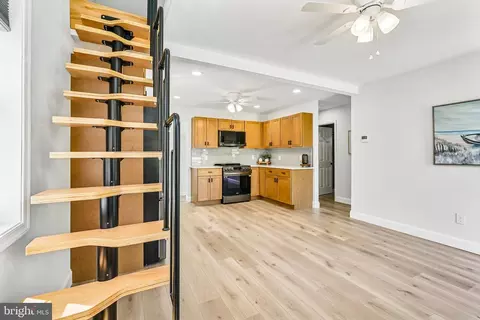 Entry Way - 11 Riverview Ave, Earleville, MD 21919 photo 4 of 7