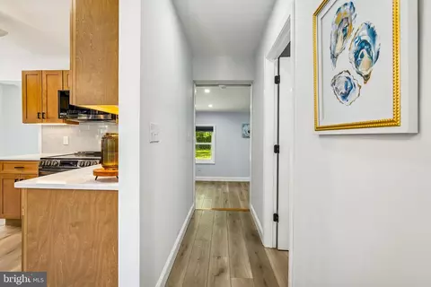 Entry Way - 11 Riverview Ave, Earleville, MD 21919 photo 6 of 7