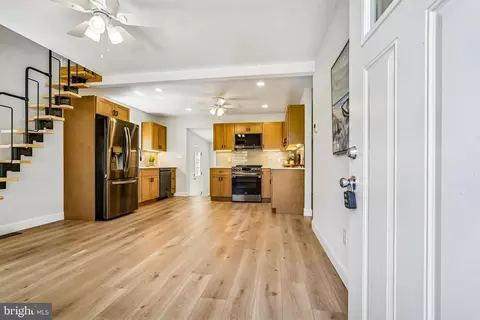 Entry Way - 11 Riverview Ave, Earleville, MD 21919 photo 1 of 7