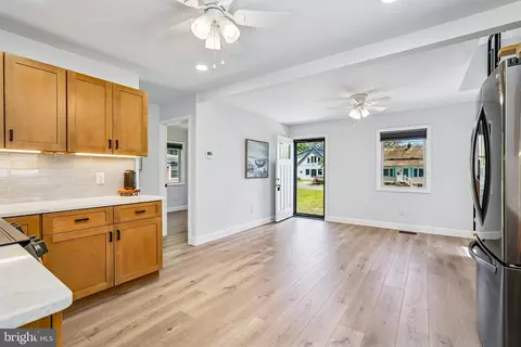 Entry Way - 11 Riverview Ave, Earleville, MD 21919 photo 3 of 7