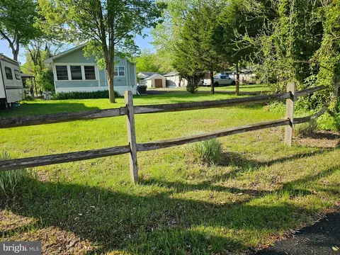 198 Pueblo Ln #GLEN 8, Earleville, MD 21919