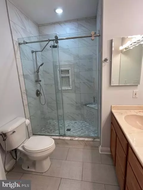 Bath - 39 Riverside Dr, Elkton, MD 21921 photo 10 of 14