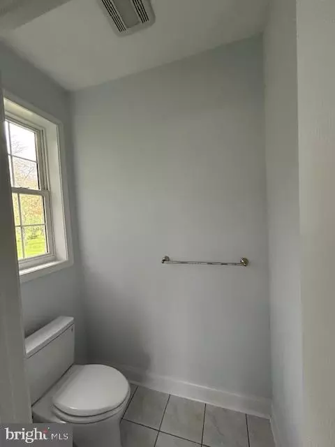 Bath - 39 Riverside Dr, Elkton, MD 21921 photo 6 of 14