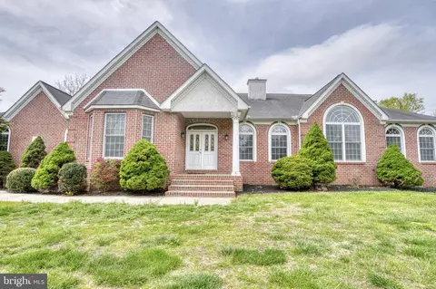 Exterior - 39 Riverside Dr, Elkton, MD 21921 photo 2 of 5
