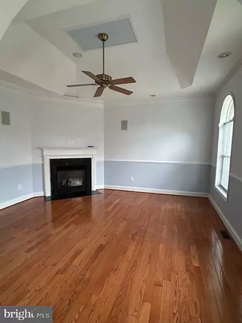 Living - 39 Riverside Dr, Elkton, MD 21921 photo 3 of 9