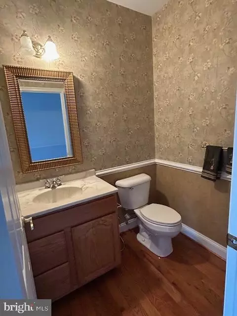 Bath - 39 Riverside Dr, Elkton, MD 21921 photo 1 of 14