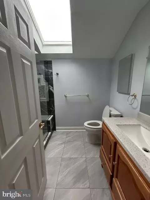 Bath - 39 Riverside Dr, Elkton, MD 21921 photo 13 of 14