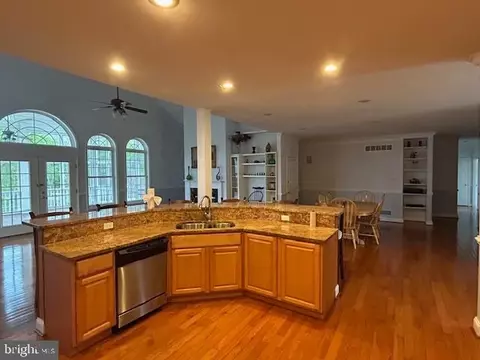 Kitchen - 39 Riverside Dr, Elkton, MD 21921 photo 5 of 6