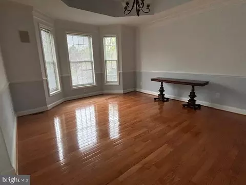 Living - 39 Riverside Dr, Elkton, MD 21921 photo 4 of 9