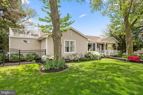 48 Bluff Rd, Earleville, MD 21919