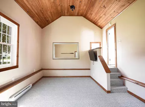 Living - 12 Riverview Ave, Earleville, MD 21919 photo 5 of 7