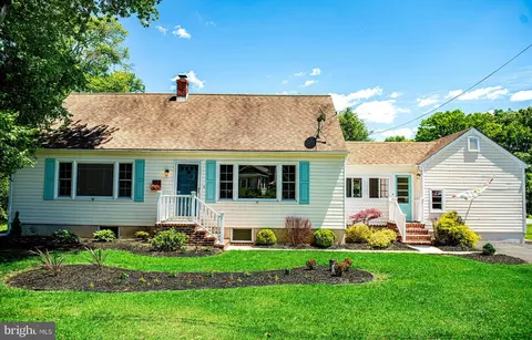 12 Riverview Ave, Earleville, MD 21919