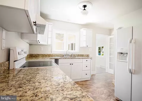 Entry Way - 12 Riverview Ave, Earleville, MD 21919 photo 3 of 6