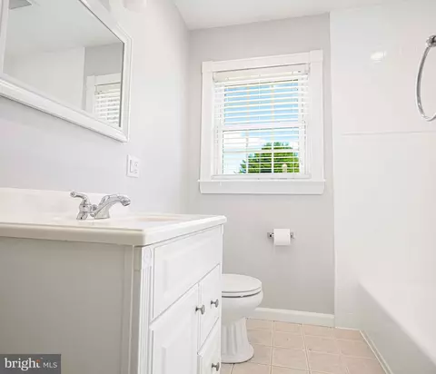 Bath - 12 Riverview Ave, Earleville, MD 21919 photo 1 of 2