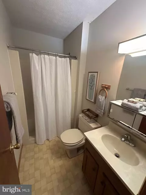 Bath - 23 Topeka Rd, Conowingo, MD 21918 photo 1 of 2