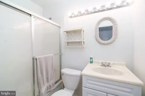 Bath - 103 N Edgewood Dr, Elkton, MD 21921 photo 1 of 1
