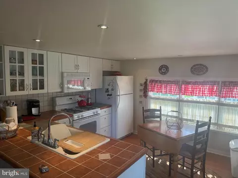 2 Cedar St, Earleville, MD 21919 photo 2