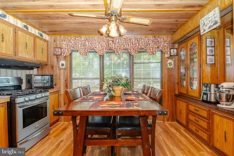 Dining - 7 Hillcrest, Conowingo, MD 21918 photo 1 of 2