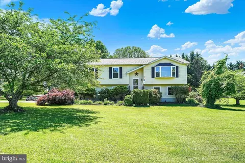 12 Richard Dr, Elkton, MD 21921