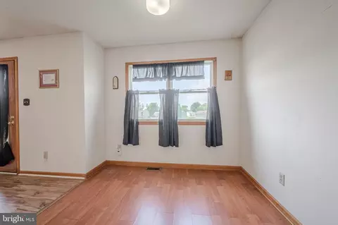 Entry Way - 6 Windsor Ct, Elkton, MD 21921 photo 1 of 6