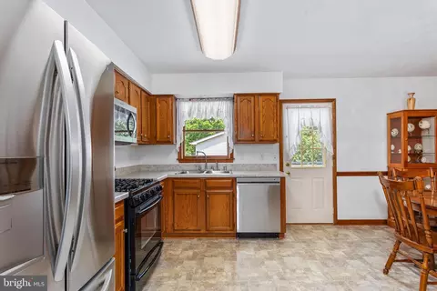 9 White Pine Cir, Elkton, MD 21921 photo 11